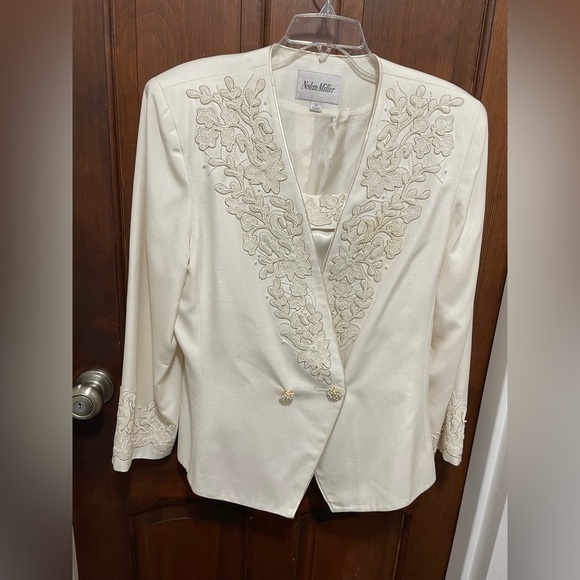 Nolan Miller Jackets & Blazers - Nolan Miller white Embroidered beaded Women's Jacket with matching tank size 16